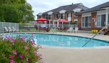Sparkling Pool at French Quarter Apartments,Michigan, 48034